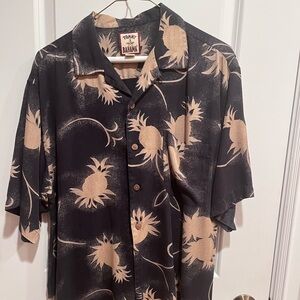Tommy Bahama Mens Medium Pineapple Print Hawaiian Shirt 100% silk camp button